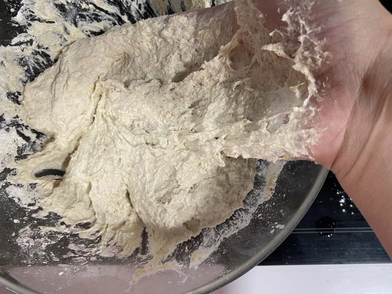 como hacer pan sin gluten esponjoso-agua